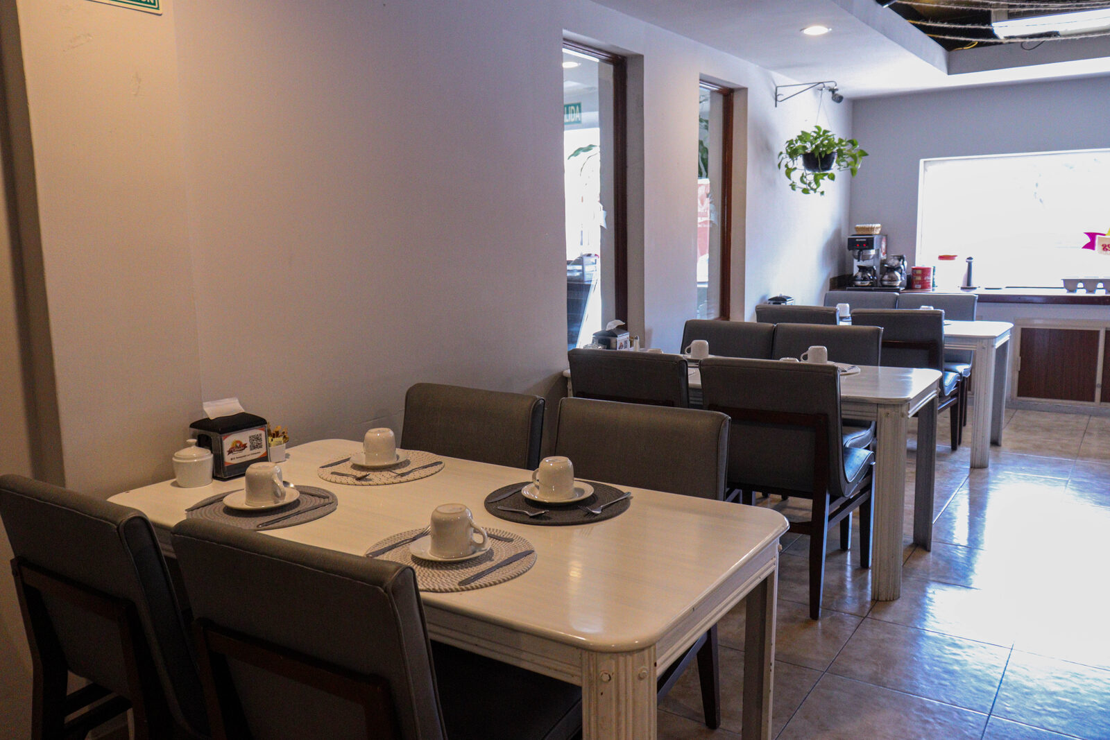 Área de comedor amplia
